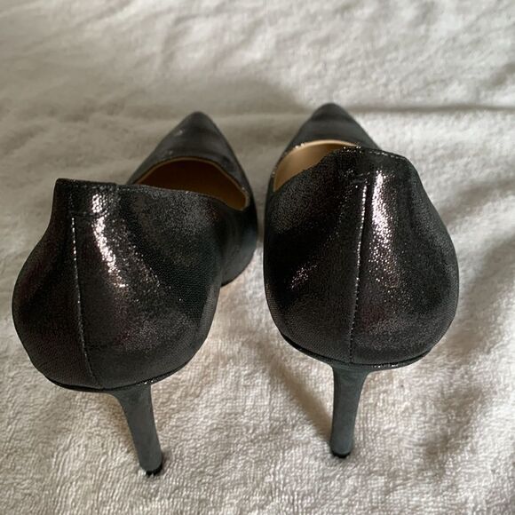 Nine West gray metallic 3 1/2” heels Pointy toe Size 9 W - Picture 5 of 7